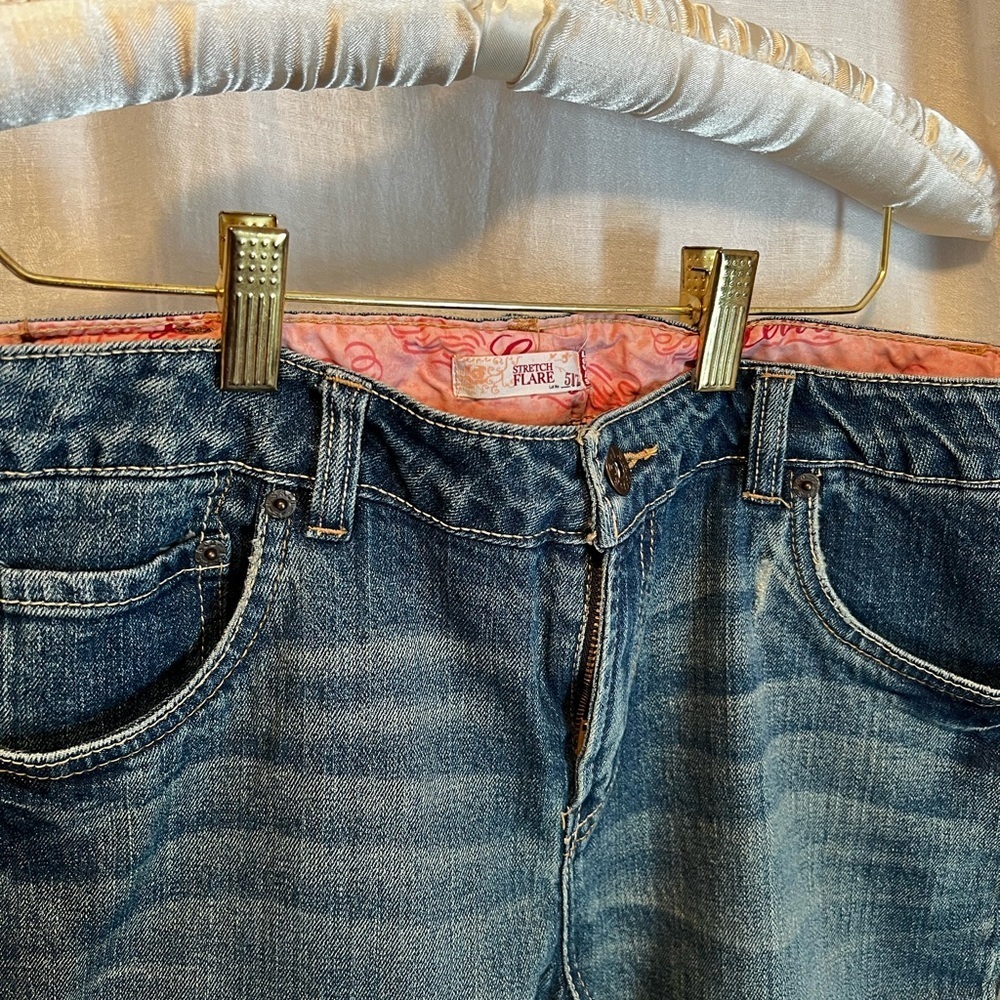 Levi's stretch flair 517. Size 161/2. Flared wade leg. Some stretch. - Picture 3 of 6